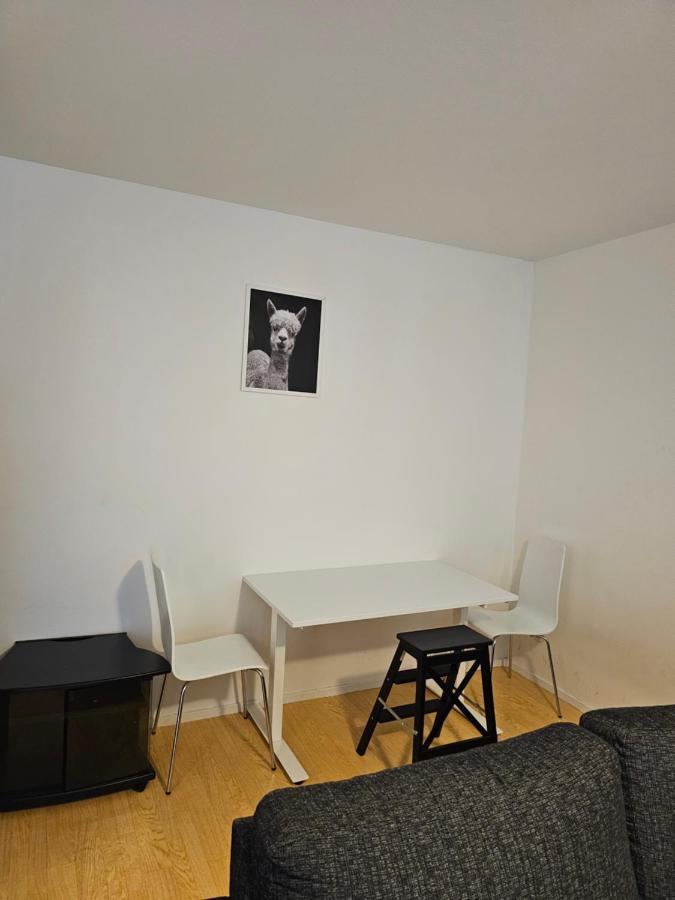 Comfortable 1 Bedroom In Апартаменты